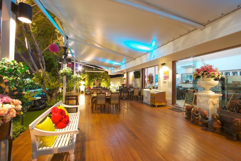 Charn Residence Bangsaen Exteriér fotografie
