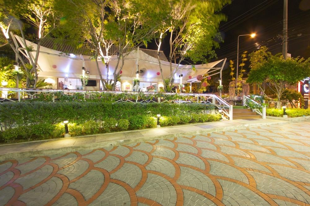 Charn Residence Bangsaen Exteriér fotografie
