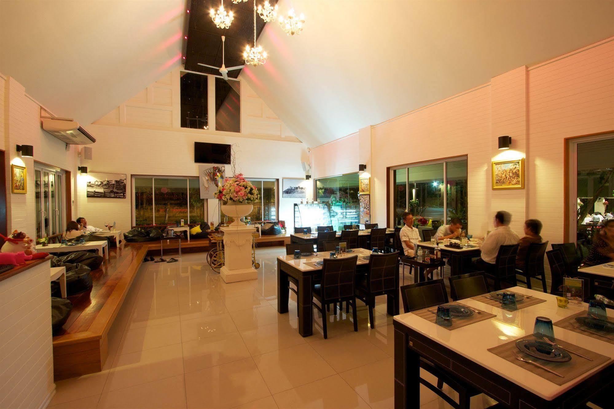 Charn Residence Bangsaen Exteriér fotografie