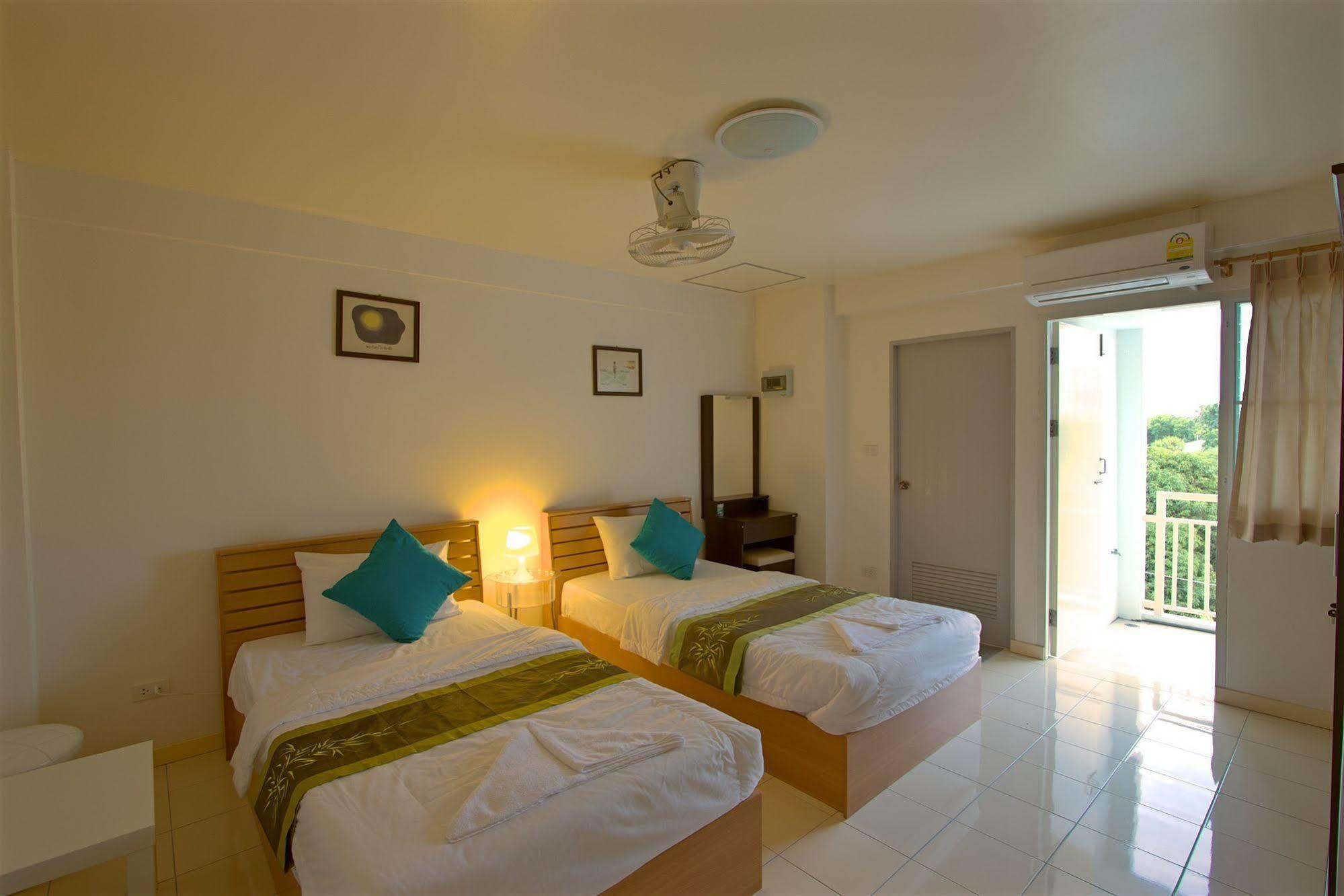 Charn Residence Bangsaen Exteriér fotografie