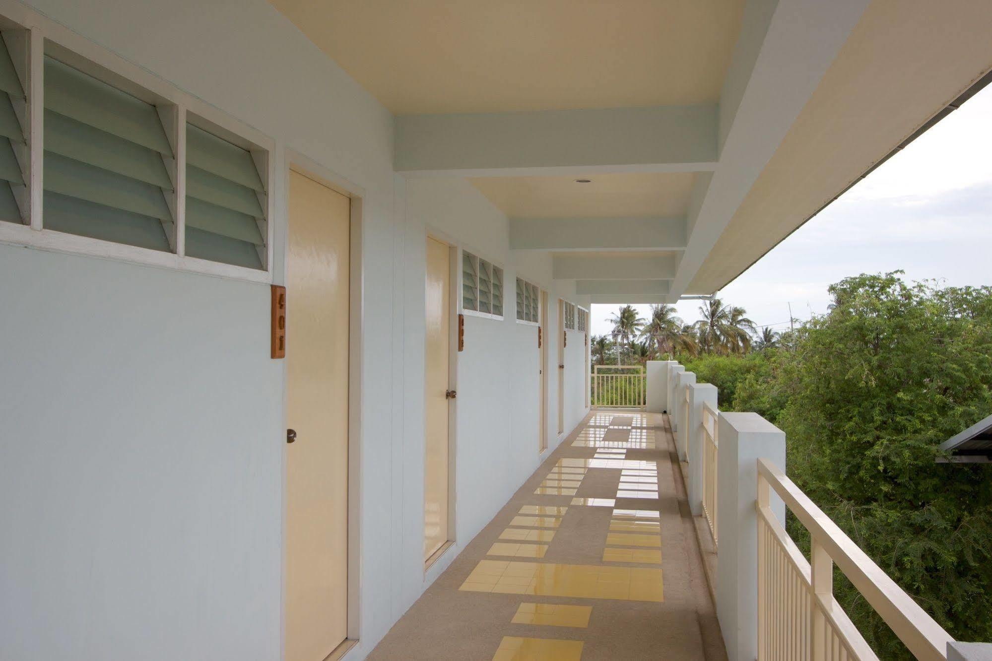 Charn Residence Bangsaen Exteriér fotografie